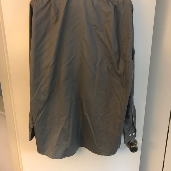 Van Heusen Gray Lux Sateen Men’s Dress Shirt - Picture 6 of 6
